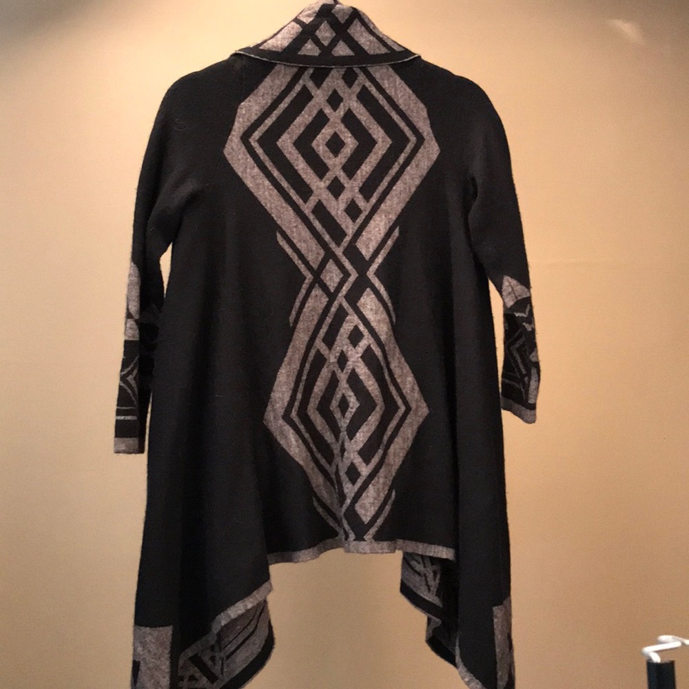 Aztec Sweater - Picture 3 of 3